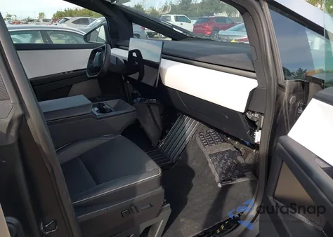 2024 Tesla Cybertruck Cyberbeast z USA, uszkodzony, nr VIN 7G2CEHEE4RA017426